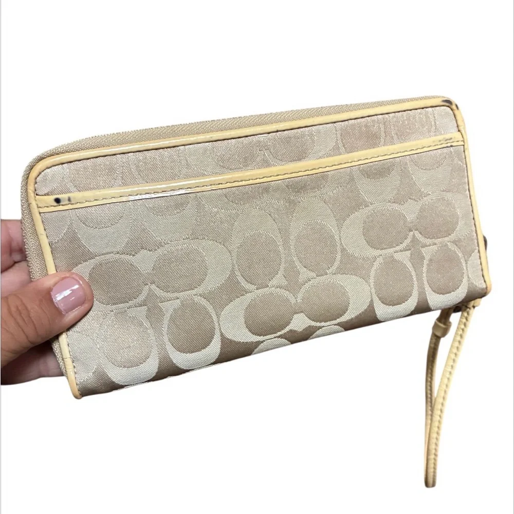 Coach Poppy Yellow Signature Wristlet Wallet - Picture 5 of 12